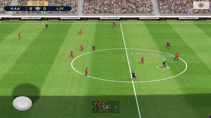 Download and play PES Mod APK 